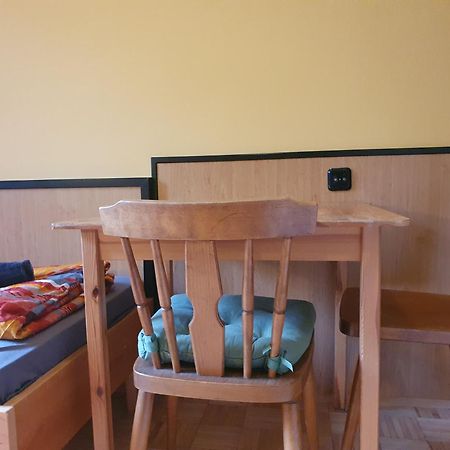 Affordable Central Rooms, 10-Min To Lugner City ウィーン エクステリア 写真