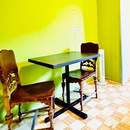 Affordable Central Rooms, 10-Min To Lugner City ウィーン エクステリア 写真