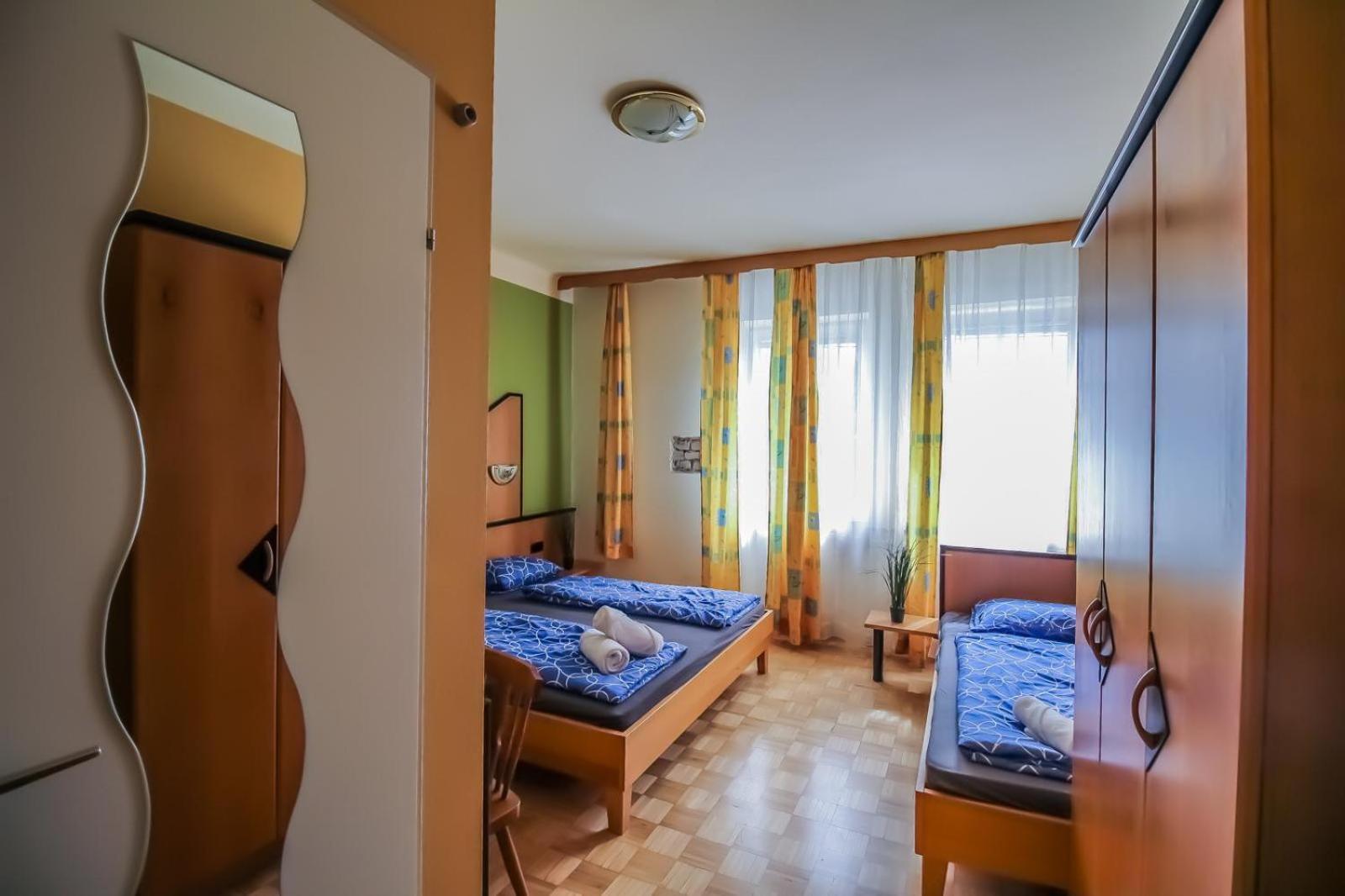 Affordable Central Rooms, 10-Min To Lugner City ウィーン エクステリア 写真