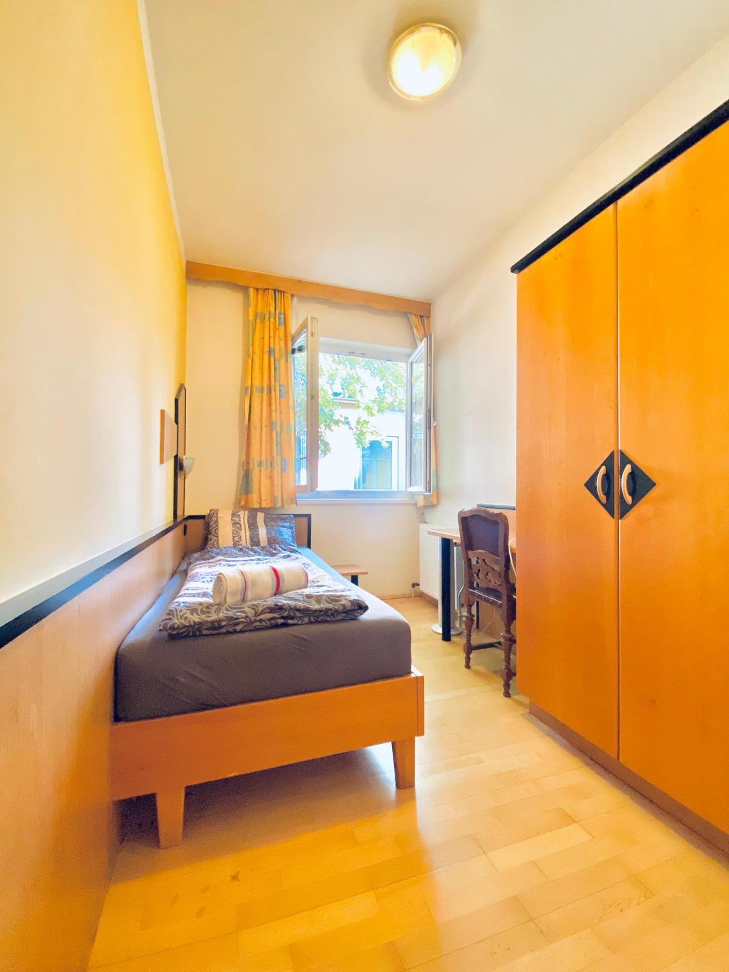 Affordable Central Rooms, 10-Min To Lugner City ウィーン エクステリア 写真