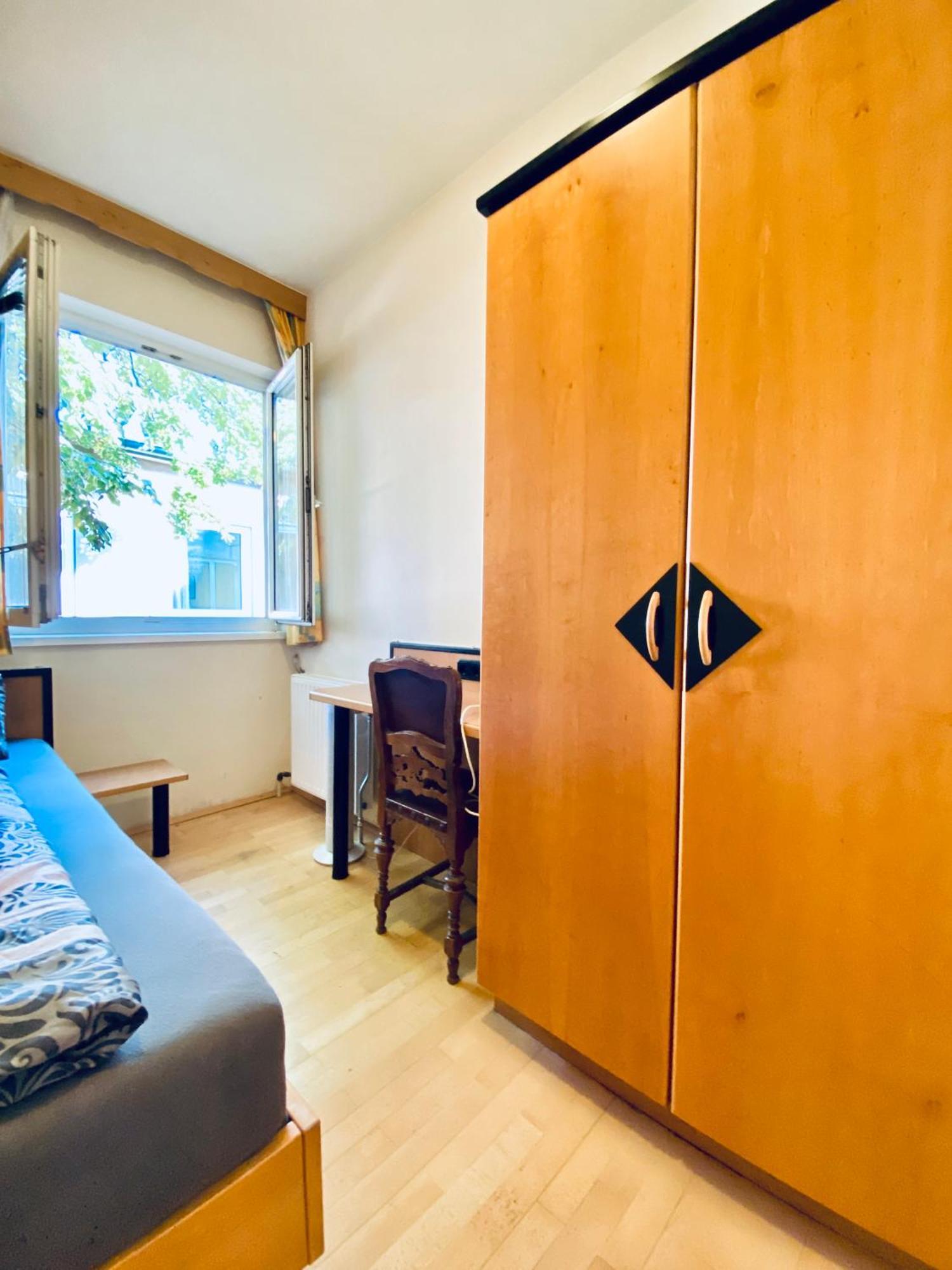 Affordable Central Rooms, 10-Min To Lugner City ウィーン エクステリア 写真