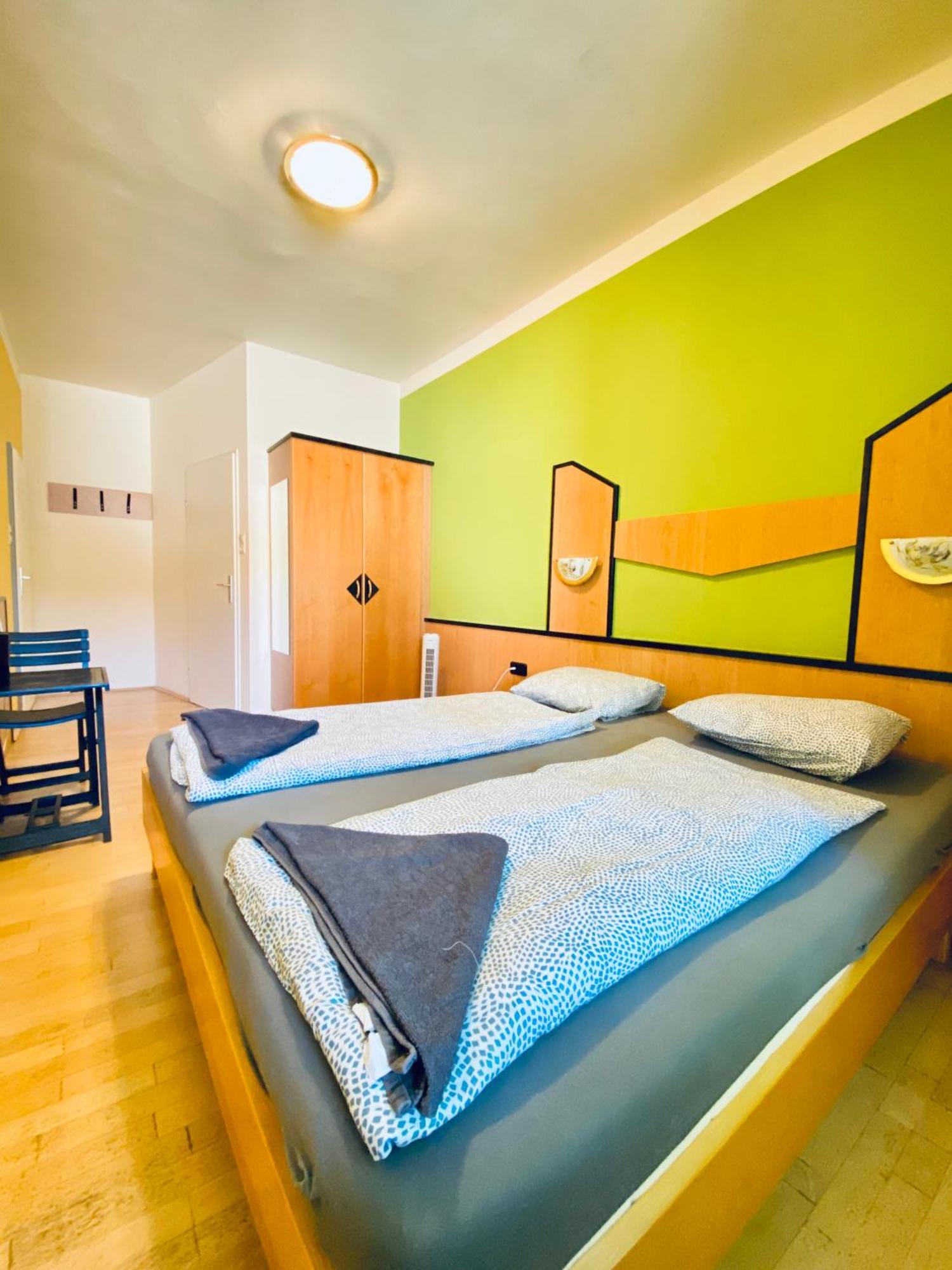 Affordable Central Rooms, 10-Min To Lugner City ウィーン エクステリア 写真