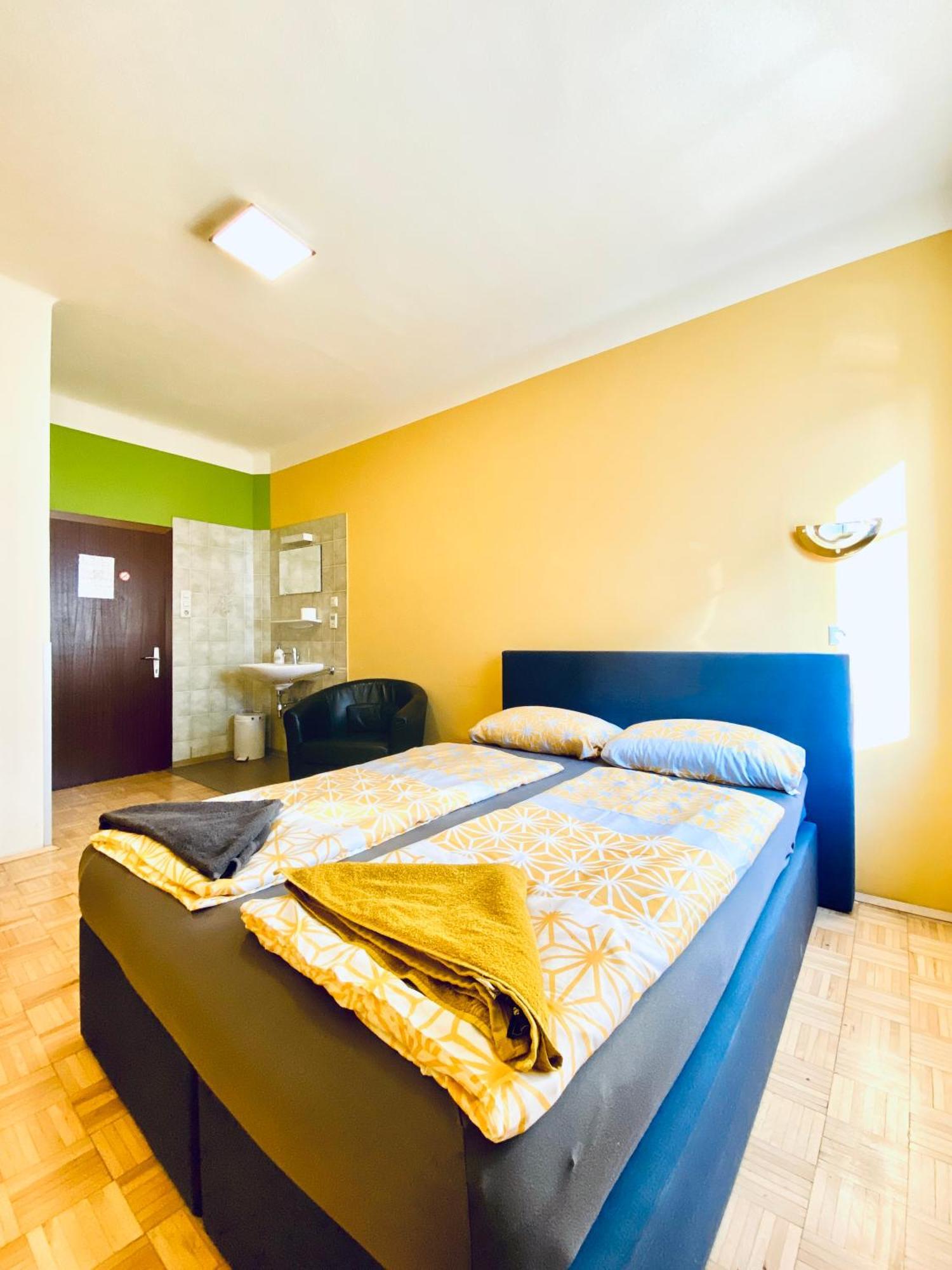 Affordable Central Rooms, 10-Min To Lugner City ウィーン エクステリア 写真