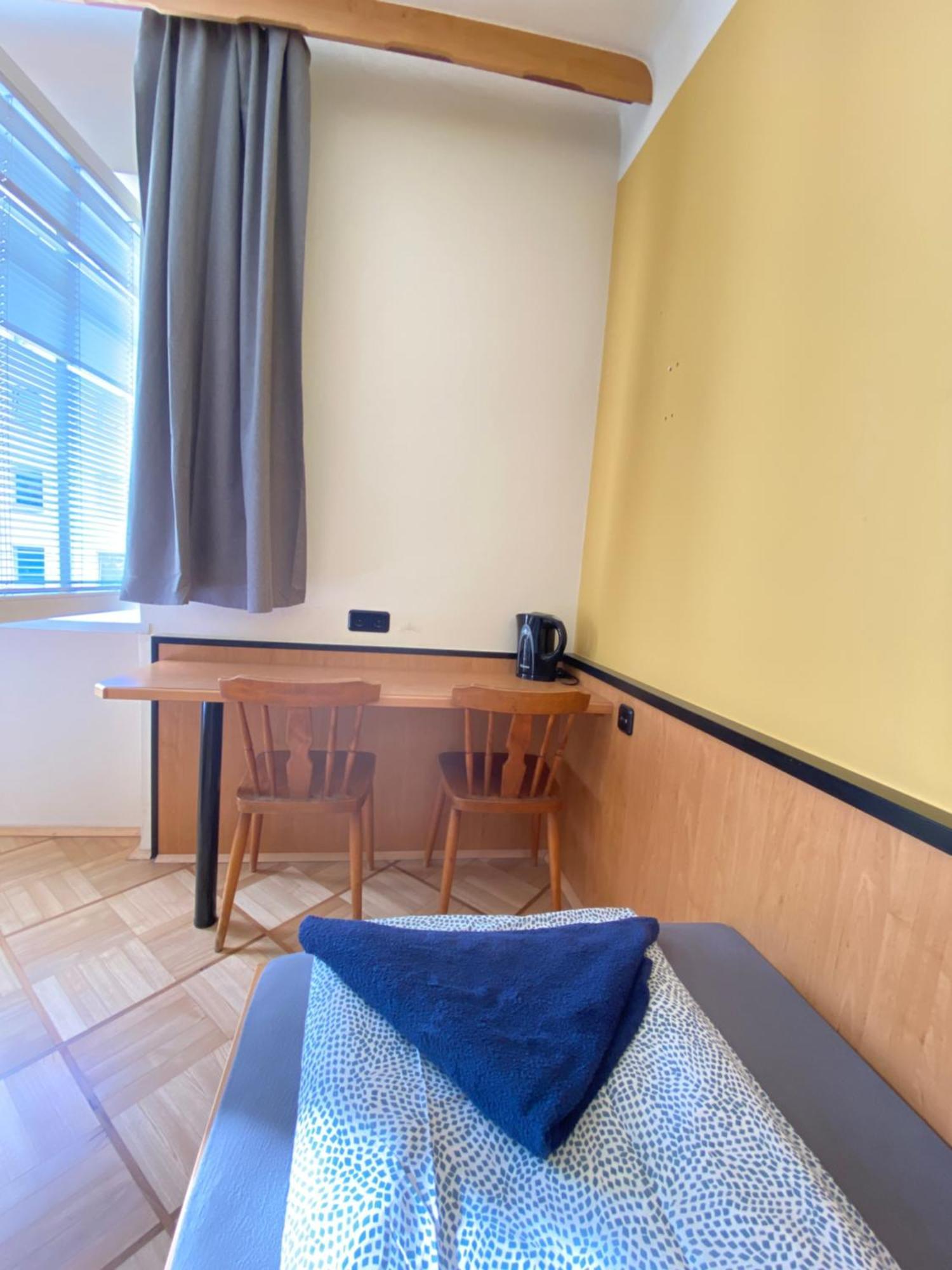 Affordable Central Rooms, 10-Min To Lugner City ウィーン エクステリア 写真