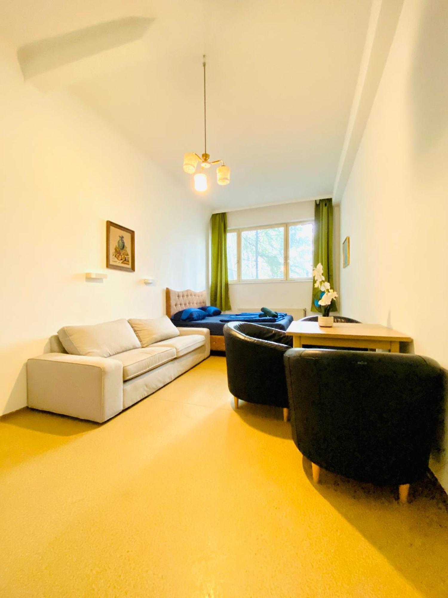 Affordable Central Rooms, 10-Min To Lugner City ウィーン エクステリア 写真