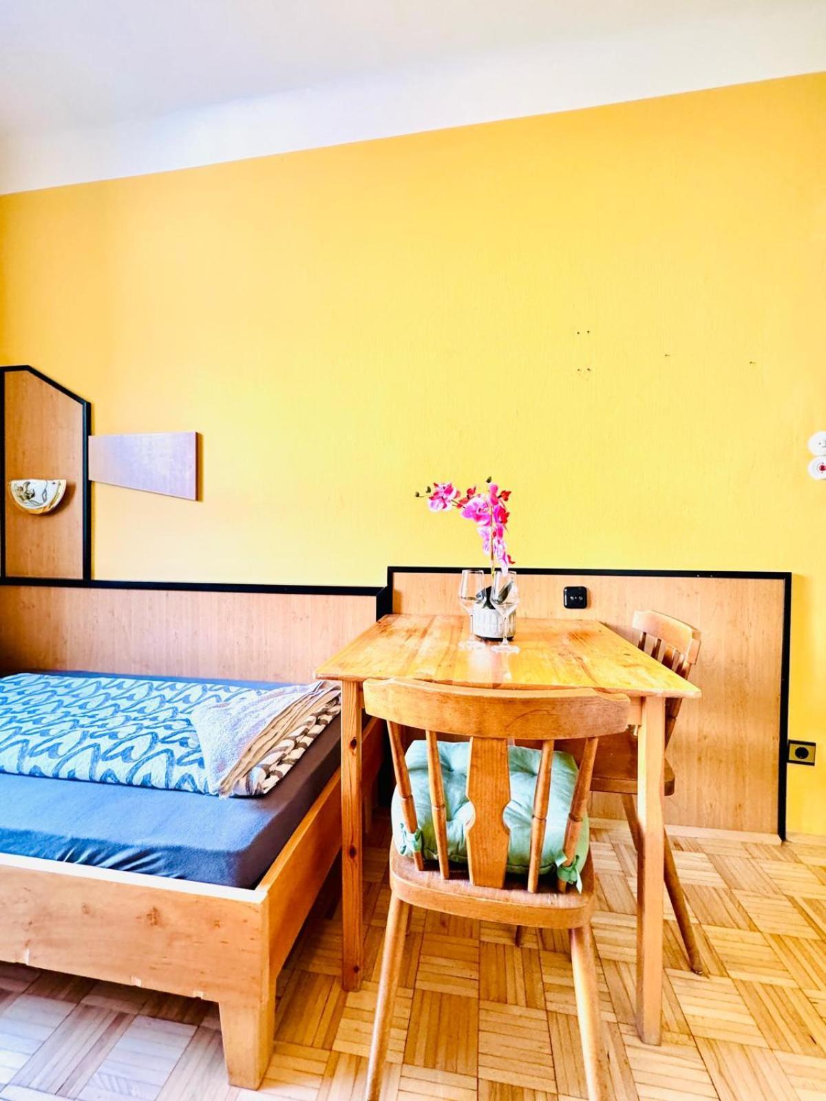 Affordable Central Rooms, 10-Min To Lugner City ウィーン エクステリア 写真