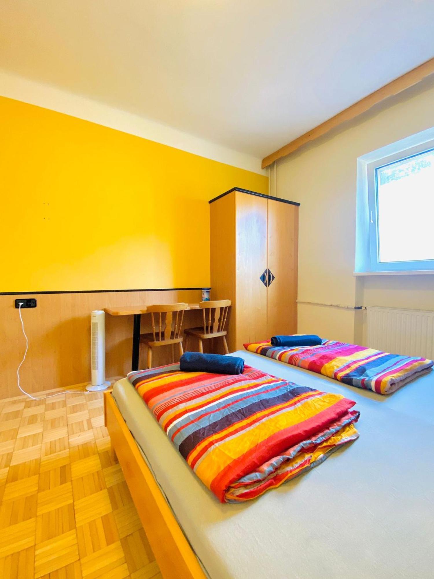 Affordable Central Rooms, 10-Min To Lugner City ウィーン エクステリア 写真