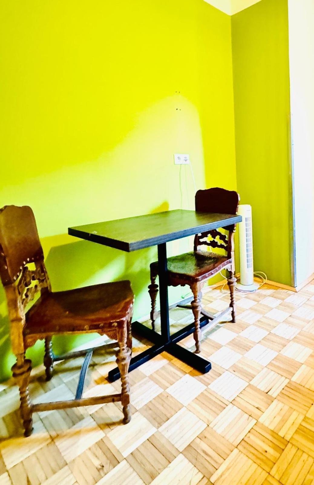 Affordable Central Rooms, 10-Min To Lugner City ウィーン エクステリア 写真